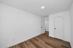 8021 Birmingham St, Houston, TX 77028 - Photo 11