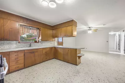 516 W Fourteenth Street, Shiner, TX 77984 - Photo 7