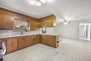 516 W Fourteenth St, Shiner, TX 77984 - Photo 7