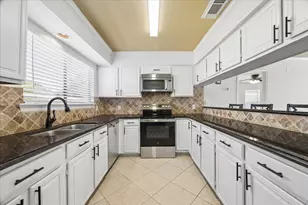 15714 Pipers View Dr, Houston, TX 77598 - Photo 3