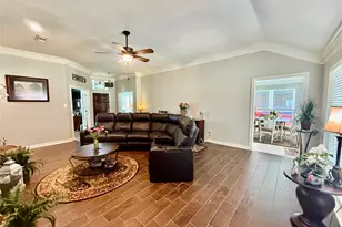 110 Portulaca St, Lake Jackson, TX 77566 - Photo 3