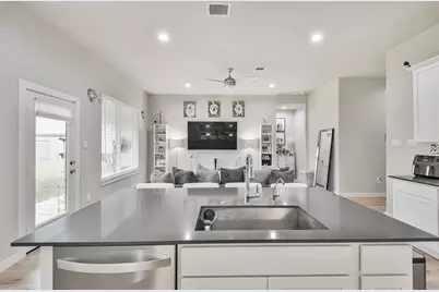 14226 Lake Lodge Drive, Conroe, TX 77384 - Photo 5