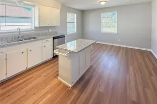 303 Ligustrum St, Lake Jackson, TX 77566 - Photo 7