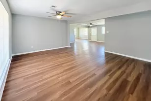 303 Ligustrum St, Lake Jackson, TX 77566 - Photo 3