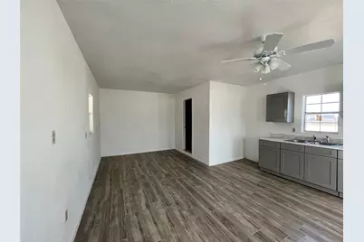 5104 39th Street #4, Dickinson, TX 77539 - Photo 5