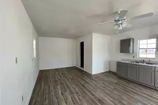 5104 39th St, Dickinson, TX 77539 - Photo 5