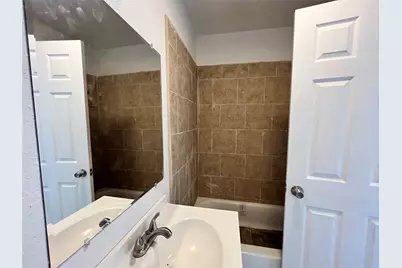 5104 39th Street #4, Dickinson, TX 77539 - Photo 3