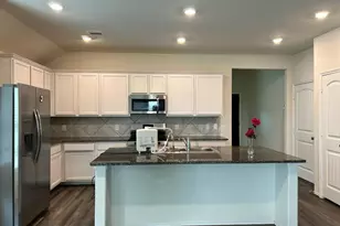 765 Camden Valley Ln, La Marque, TX 77568 - Photo 9