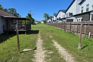 1110 Paul Quinn St, Houston, TX 77091 - Photo 17