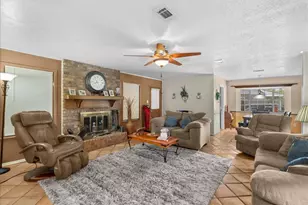12615 Old River Dr, Mont Belvieu, TX 77523 - Photo 5