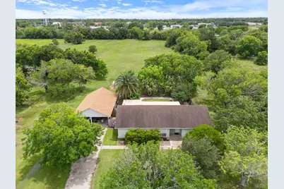 1103 Green Avenue, Palacios, TX 77465 - Photo 5