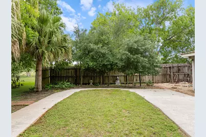 1103 Green Avenue, Palacios, TX 77465 - Photo 33