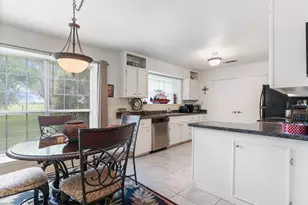 1103 Green Ave, Palacios, TX 77465 - Photo 13
