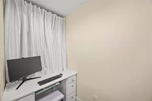 4002 Drummond St, Houston, TX 77025 - Photo 21