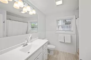 4002 Drummond St, Houston, TX 77025 - Photo 19