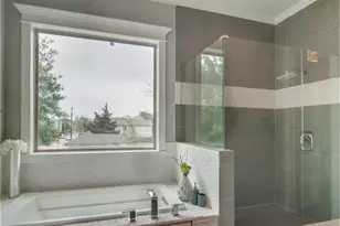 1023 E 24th St, Houston, TX 77009 - Photo 23