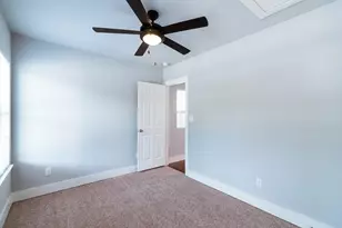 1919 Lombardy St, Houston, TX 77023 - Photo 9