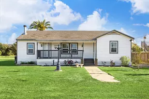 2226 103rd St, Galveston, TX 77554 - Photo 1