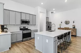 15418 Kings Lake Ct, Mont Belvieu, TX 77523 - Photo 11