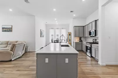 15418 Kings Lake Court, Mont Belvieu, TX 77523 - Photo 5