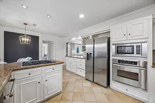 2511 Briarmead Dr, Houston, TX 77057 - Photo 17