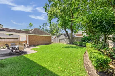 2006 Ravens Crest Drive, Sugar Land, TX 77478 - Photo 27
