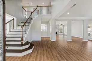 2006 Raven's Crest Dr, Sugar Land, TX 77478 - Photo 5