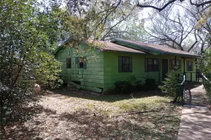 202 Miller St, Smithville, TX 78957 - Photo 3