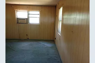 202 Miller Street, Smithville, TX 78957 - Photo 9