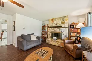 3036 Crest Dr, Dickinson, TX 77539 - Photo 9