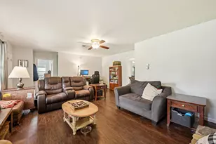 3036 Crest Dr, Dickinson, TX 77539 - Photo 5