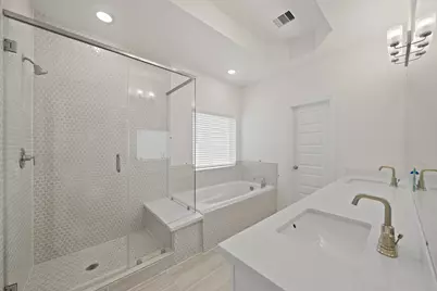 13305 Moncloa Drive, Houston, TX 77047 - Photo 19