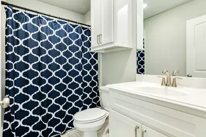 326 Yorktown Avenue, Clute, TX 77531 - Photo 19