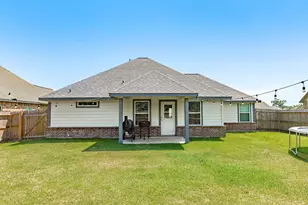 326 Yorktown Ave, Clute, TX 77531 - Photo 21