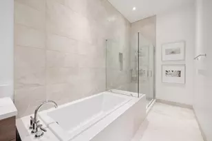 2323 W Main St, Houston, TX 77098 - Photo 11