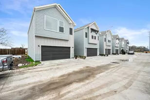 8118 Esther Acres, Houston, TX 77088 - Photo 3