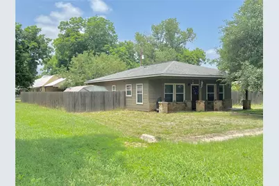 406 San Jacinto Street, Smithville, TX 78957 - Photo 3