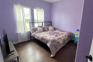 406 San Jacinto St, Smithville, TX 78957 - Photo 13