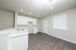 9258 Grace Rdg Dr, Willis, TX 77318 - Photo 5