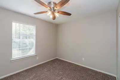 160 W Golden Arrow Circle, The Woodlands, TX 77381 - Photo 9