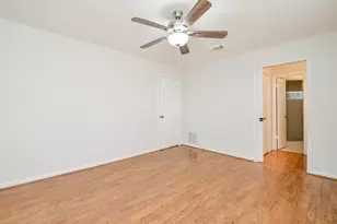 7719 Lacy Hill Dr, Houston, TX 77036 - Photo 9