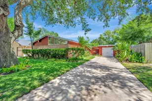 3 Maple Ln, Galveston, TX 77551 - Photo 1