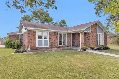 51 Lotus Court, Lake Jackson, TX 77566 - Photo 3