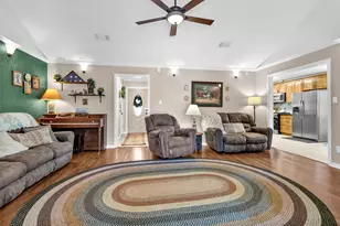 51 Lotus Ct, Lake Jackson, TX 77566 - Photo 11