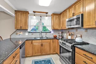 51 Lotus Ct, Lake Jackson, TX 77566 - Photo 15