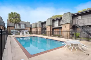 711 Holiday Dr, Galveston, TX 77550 - Photo 9