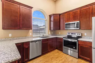 10310 Little Oak Dr, Baytown, TX 77523 - Photo 9