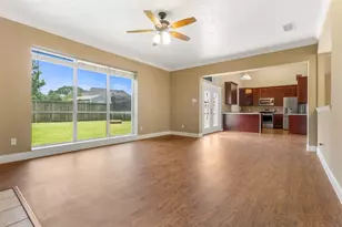 10310 Little Oak Dr, Baytown, TX 77523 - Photo 13