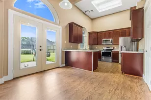 10310 Little Oak Dr, Baytown, TX 77523 - Photo 7