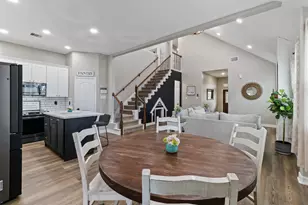 7927 Needlepoint Rd, Baytown, TX 77521 - Photo 9